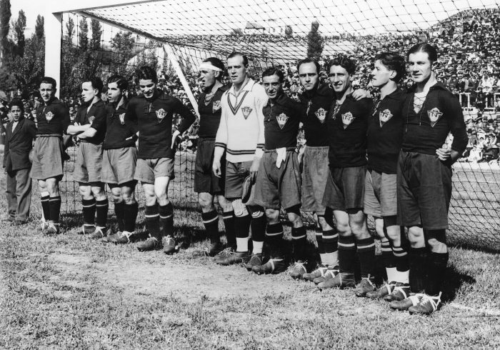 Los descendientes de la vejiga del cerdo, la historia de los balones: del T-model de cuero al Trionda, con un sensor de 500 hercios