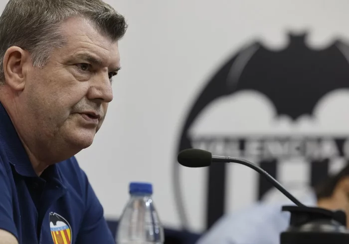 Los mensajes de Ron Gourlay al vestuario del Valencia: más liderazgo, más competencia "contra 14 o 15 equipos" y Europa será una exigencia para estrenar el Nou Mestalla