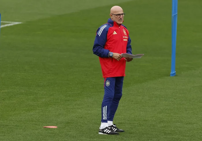 Luis de la Fuente: "Aquí no hay regalos, esto es la selección"