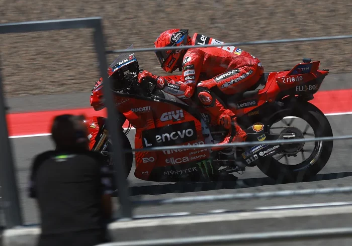 Marc Márquez no volverá a operarse del hombro derecho, pero se perderá dos carreras