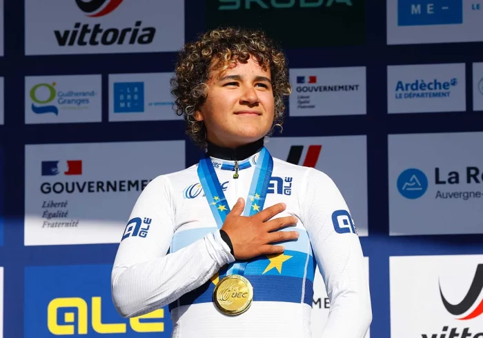 Paula Ostiz, tras brillar en el Mundial, revalida el título de campeona en el Europeo júnior de contrarreloj