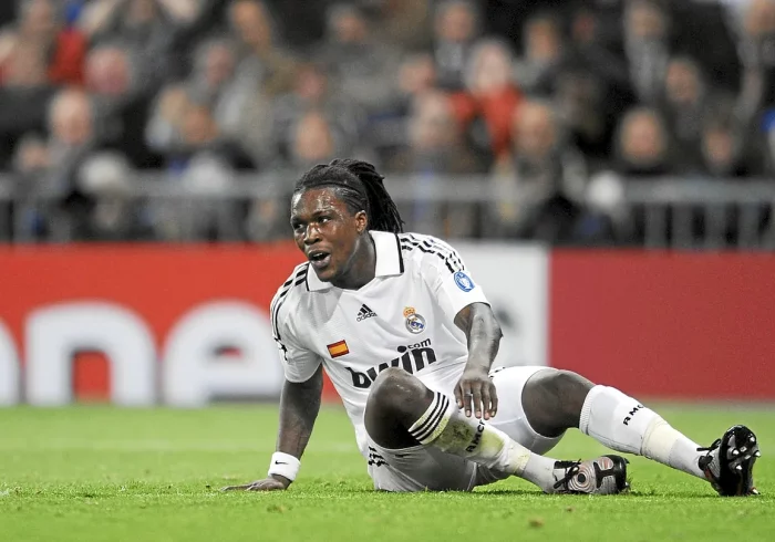 Royston Drenthe, hospitalizado tras sufrir un derrame cerebral