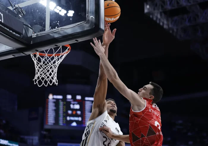 Tavares 'despide' a Bruno Fernando y el Real Madrid hace historia con 34 victorias seguidas