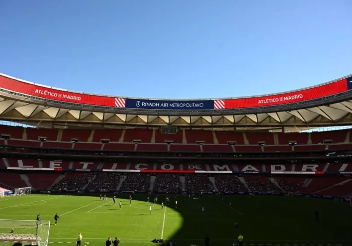 Un Atlético de 'sofá y manta': en noviembre viajará 50 kilómetros frente a los 11.750 del Real Madrid o los 7.902 del Barça