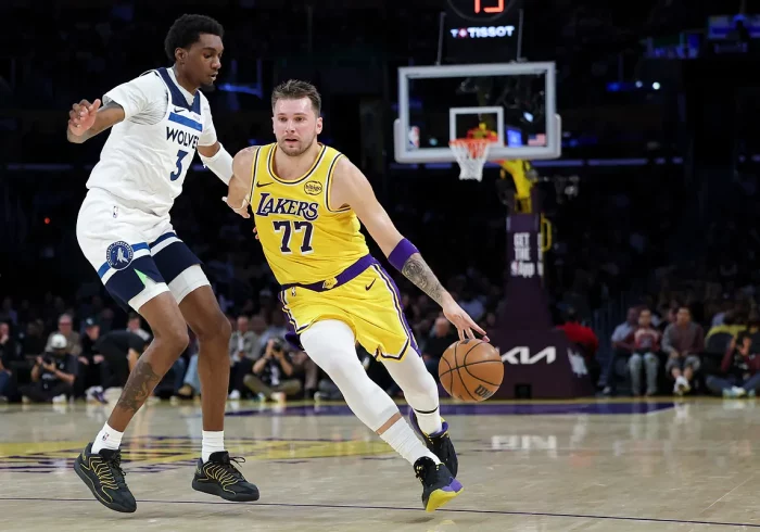 Un Doncic de récord devora a los Wolves y Hugo González se estrena con los Celtics en la NBA anotando 6 puntos
