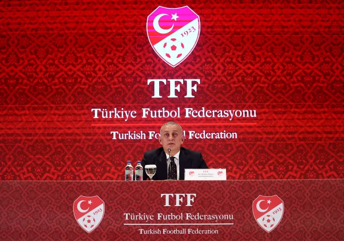 Un nuevo escándalo sacude el fútbol turco: centenares de árbitros investigados por apostar