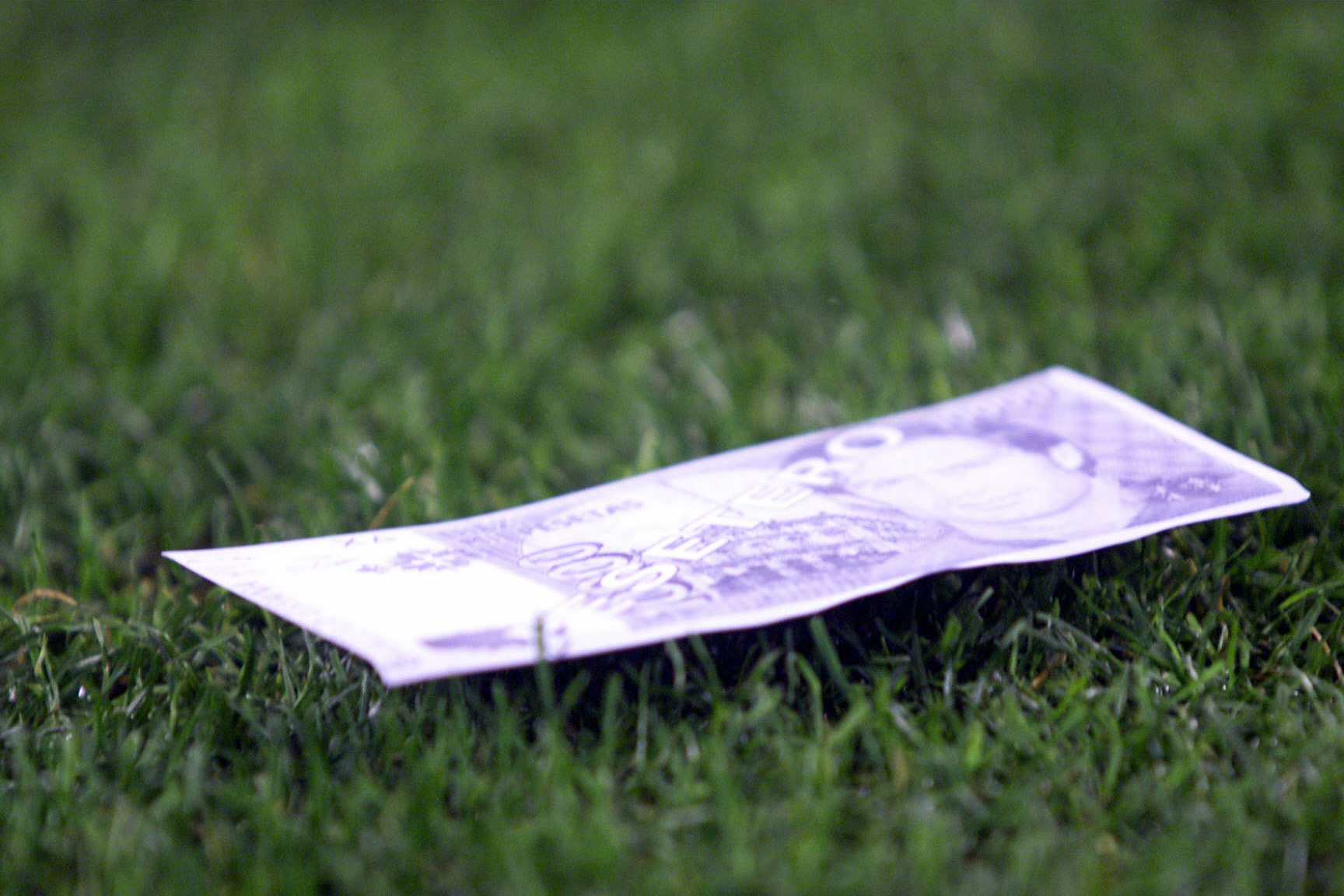 Billete lanzado al Camp Nou.