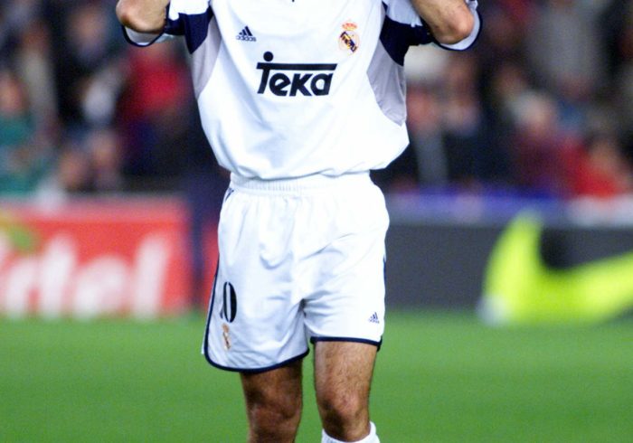 Veinticinco años odiando a Luis Figo: "Nunca se explicó ante la afición del Barça y fue soberbio. Es el traidor de nuestra historia"