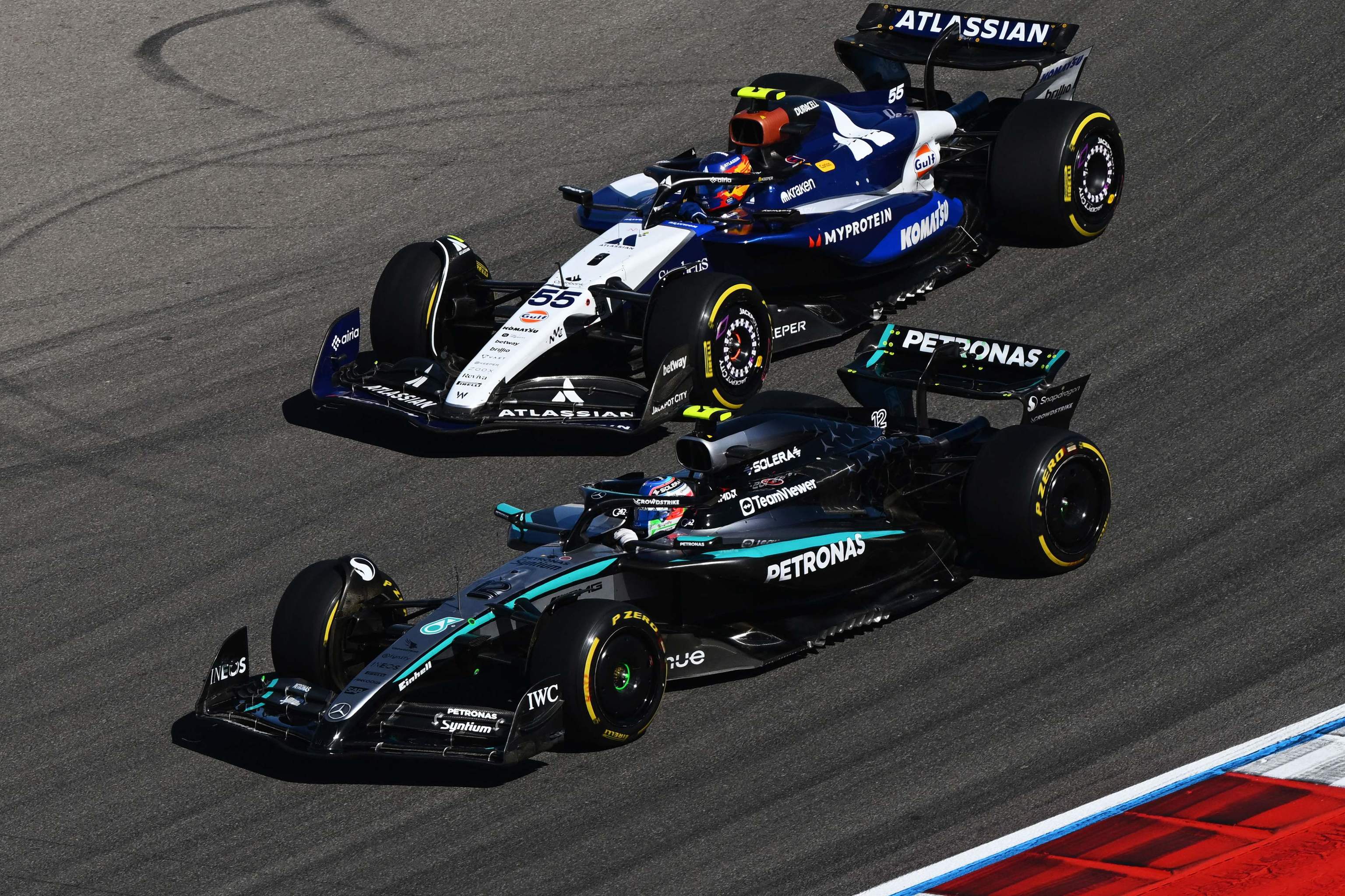 Sainz, frente a Antonelli, el domingo en Austin.