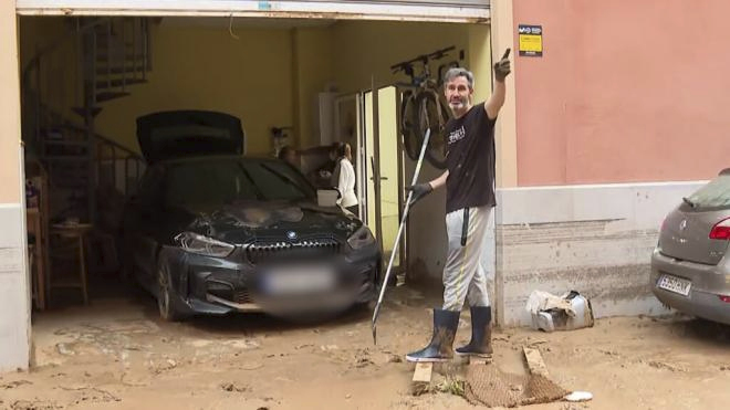 Vicente Moreno, el entrenador de Primera que estuvo 15 días limpiando el barro de la dana: "No sabía si mis hijos se habían podido poner a salvo. Imagínate la agonía"