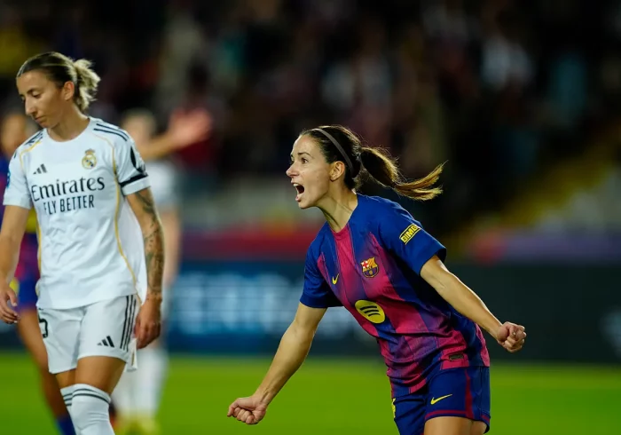 El Barcelona reina en la locura del Clásico