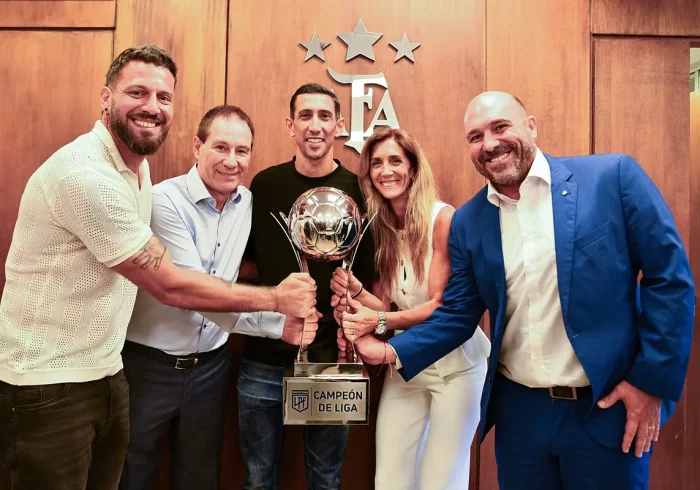 El esperpéntico título número 38 de Di María en Argentina: creado y entregado en los despachos de la Federación