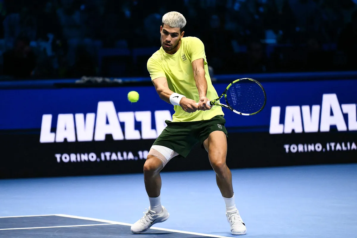 El peso sobre el músculo tocado y el formato de la Copa Davis, las razones de la baja de Alcaraz