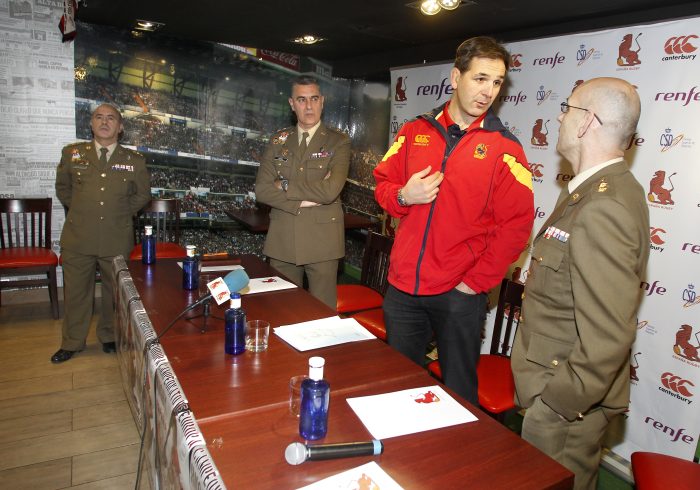 El regreso de Régis Sonnes: el viajero "innovador" que quiso modernizar el rugby español dirigirá a las Leonas