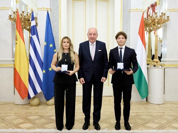 El rescate que convirtió en la española Iset Segura en una heroína en Hungría: "El padre y la hija estaban agotados, habían dejado de nadar"