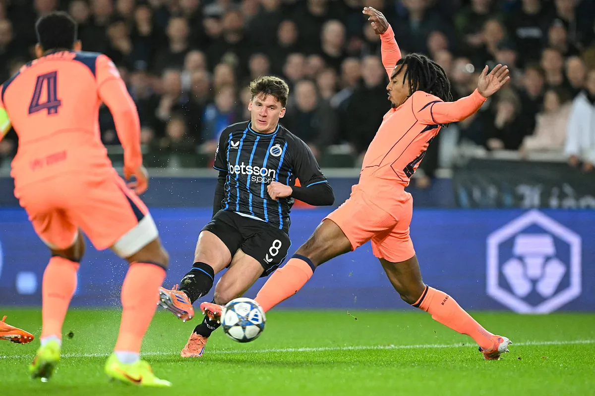 El sistema defensivo de Flick, una grieta cada vez más grande