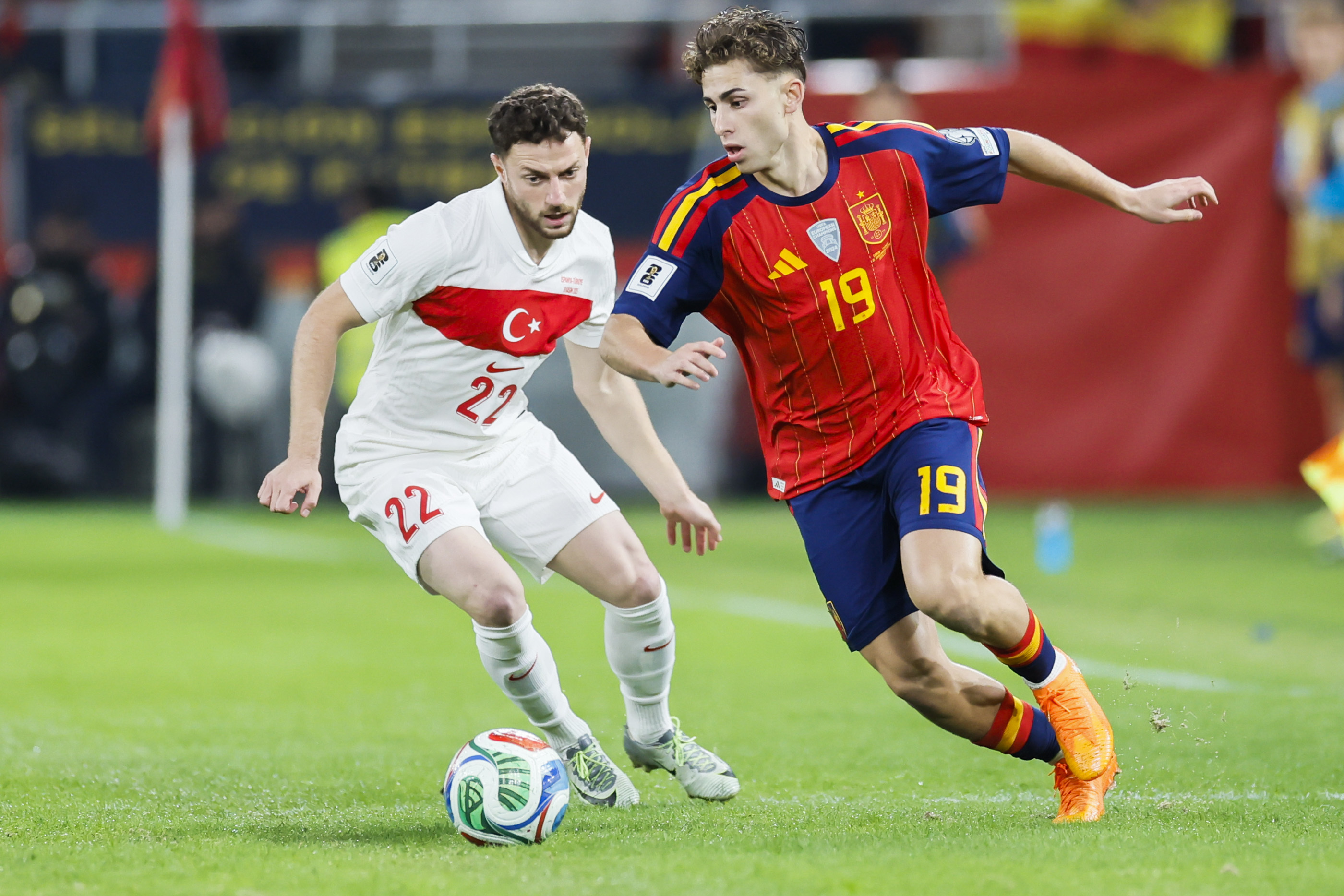 Fermín, durante el partido contra Turquía.