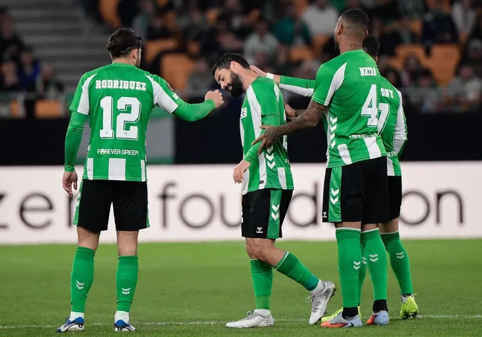 Isco, lesionado por un compañero en una jornada europea aciaga