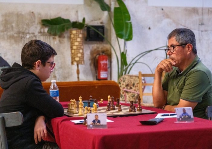 Julio Granda, el campeón del mundo que sólo leyó un libro de ajedrez y prefiere trabajar la tierra a jugar