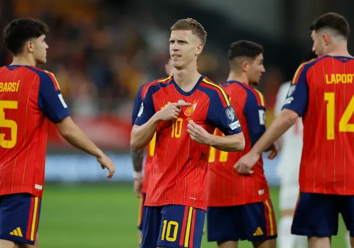 La resurrección de Dani Olmo camino del Mundial y el 'Pepito Grillo' de Luis de la Fuente: "Nos han recordado lo difícil que es ganar"