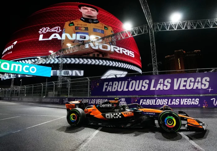 Lando Norris se crece bajo la lluvia de Las Vegas, donde Carlos Sainz saldrá tercero