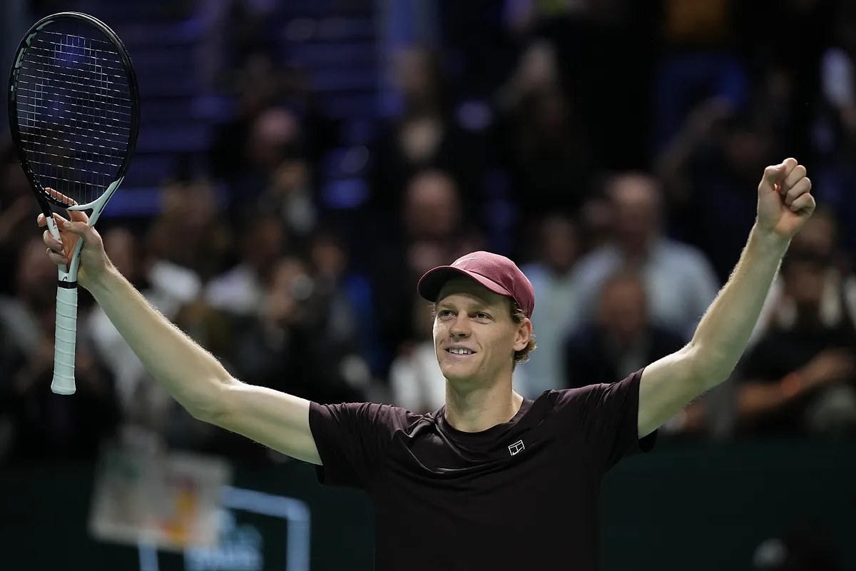 Sinner se impone en la final del Masters 1000 de París y le arrebata el número uno del ranking a Alcaraz