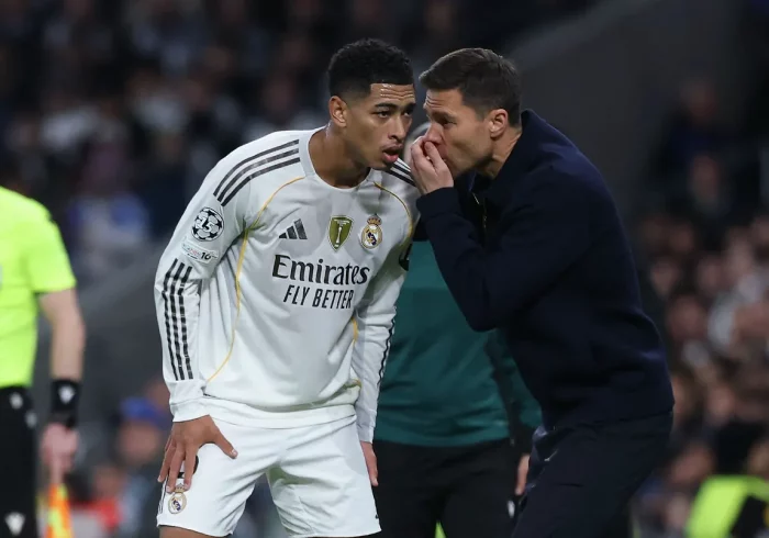 Abrazos, abucheos y elogios del vestuario a Alonso en otra derrota del Madrid: "El tiempo dirá si puede ser un punto de inflexión"