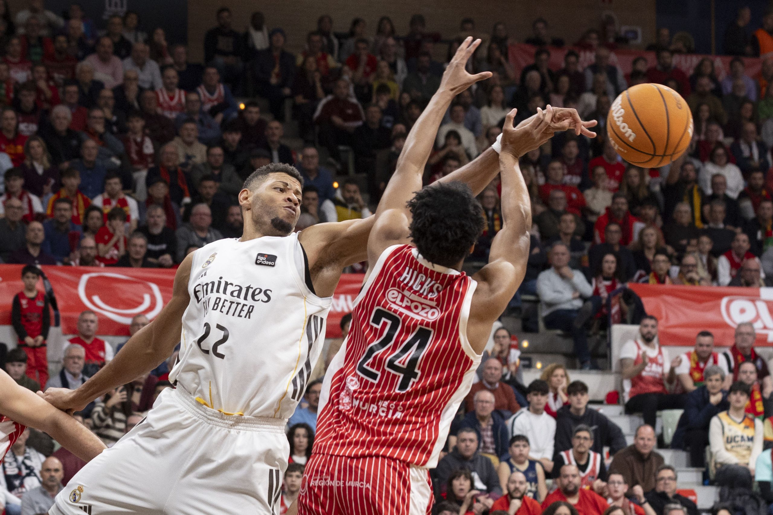 Campazzo y Feliz consolidan el liderato del Real Madrid en Murcia