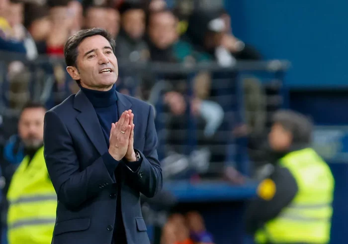 El gran reproche de Marcelino: "Cuanto más veo la jugada de Rafa, más veo penalti"