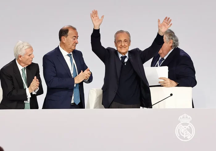 Florentino ataca a los árbitros y al Barcelona durante la comida de Navidad: "Es posible que algún club haya descendido por el Caso Negreira"