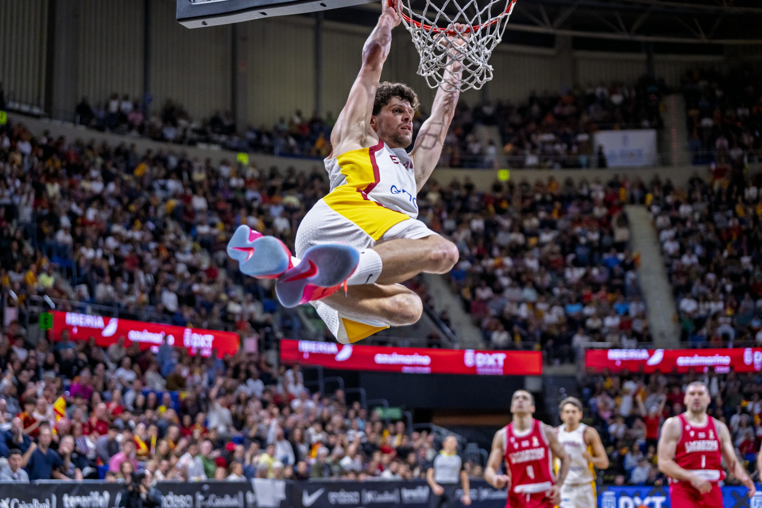 Grave lesión de Osobor: rotura del ligamento cruzado anterior de la rodilla izquierda