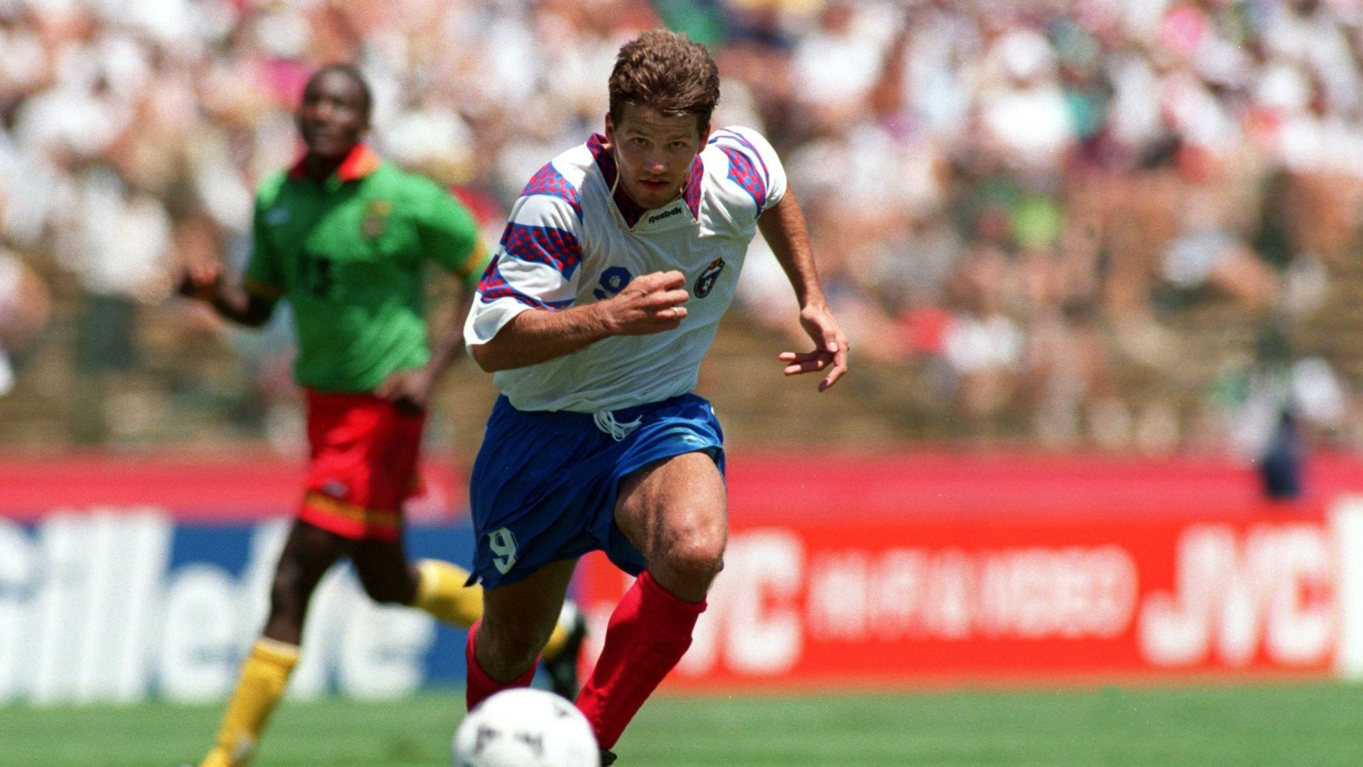 Salenko, durante su histórico partido ante Camerún.
