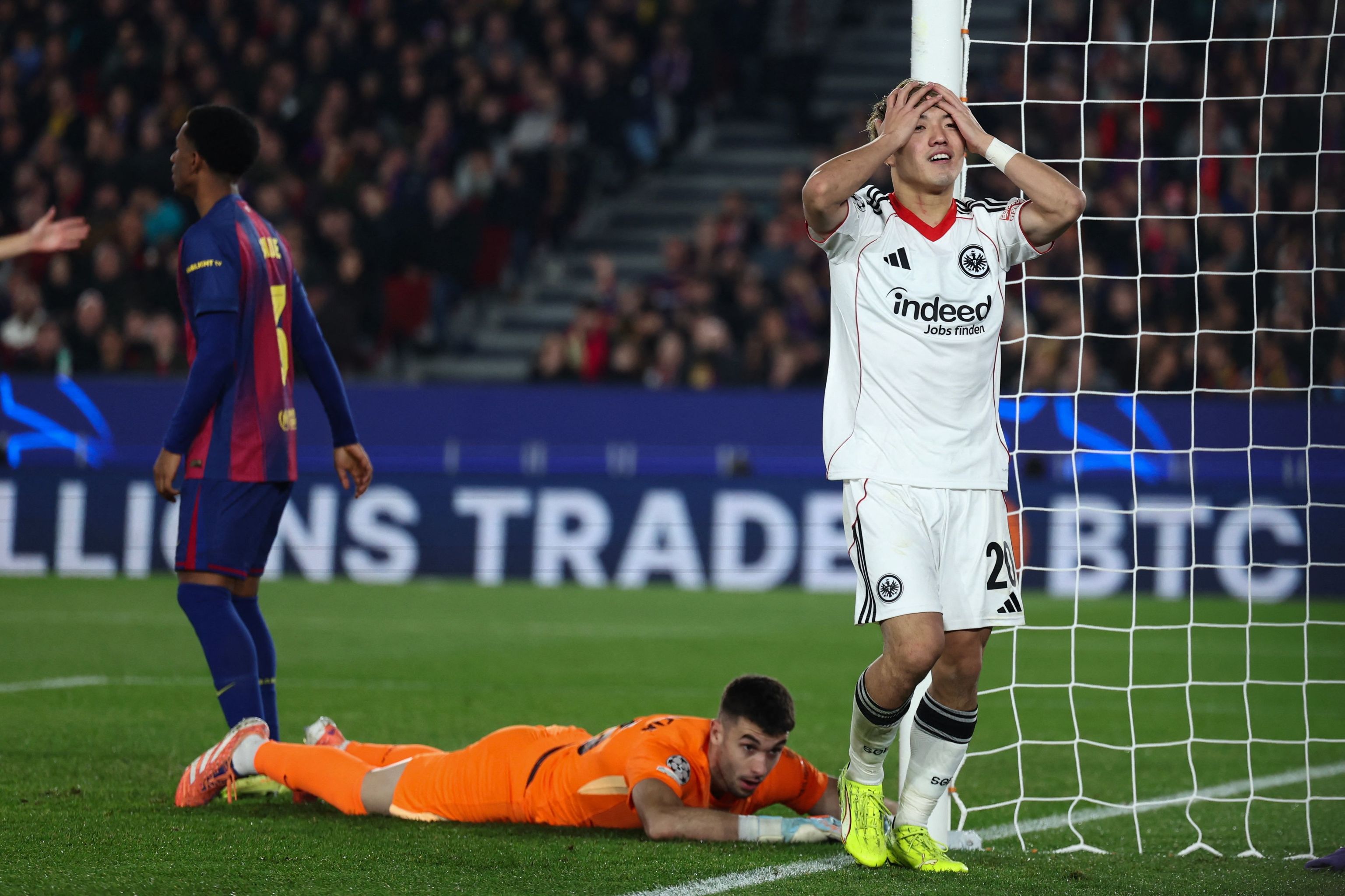 Doan, tras errar una ocasión en el Camp Nou.