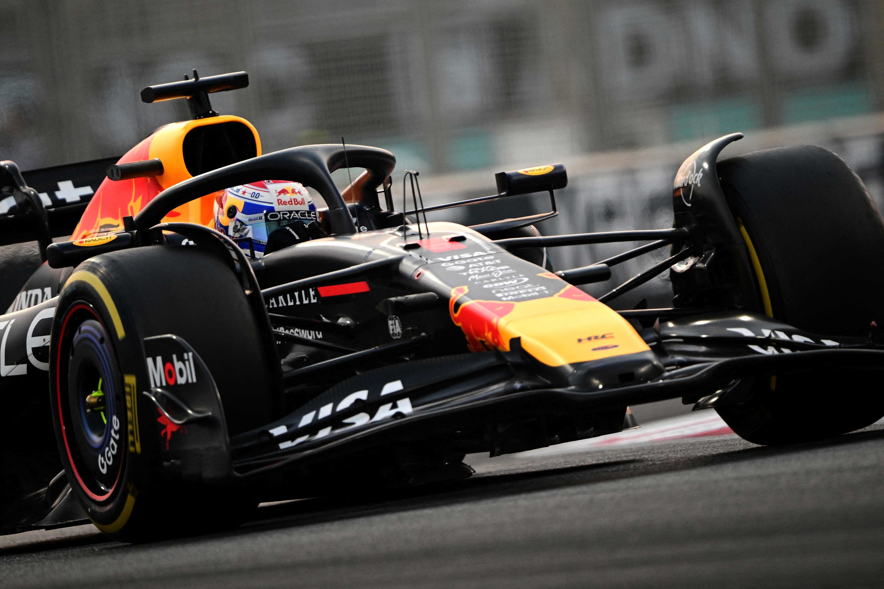 Verstappen, el viernes, durante la segunda sesión libre en Yas Marina.