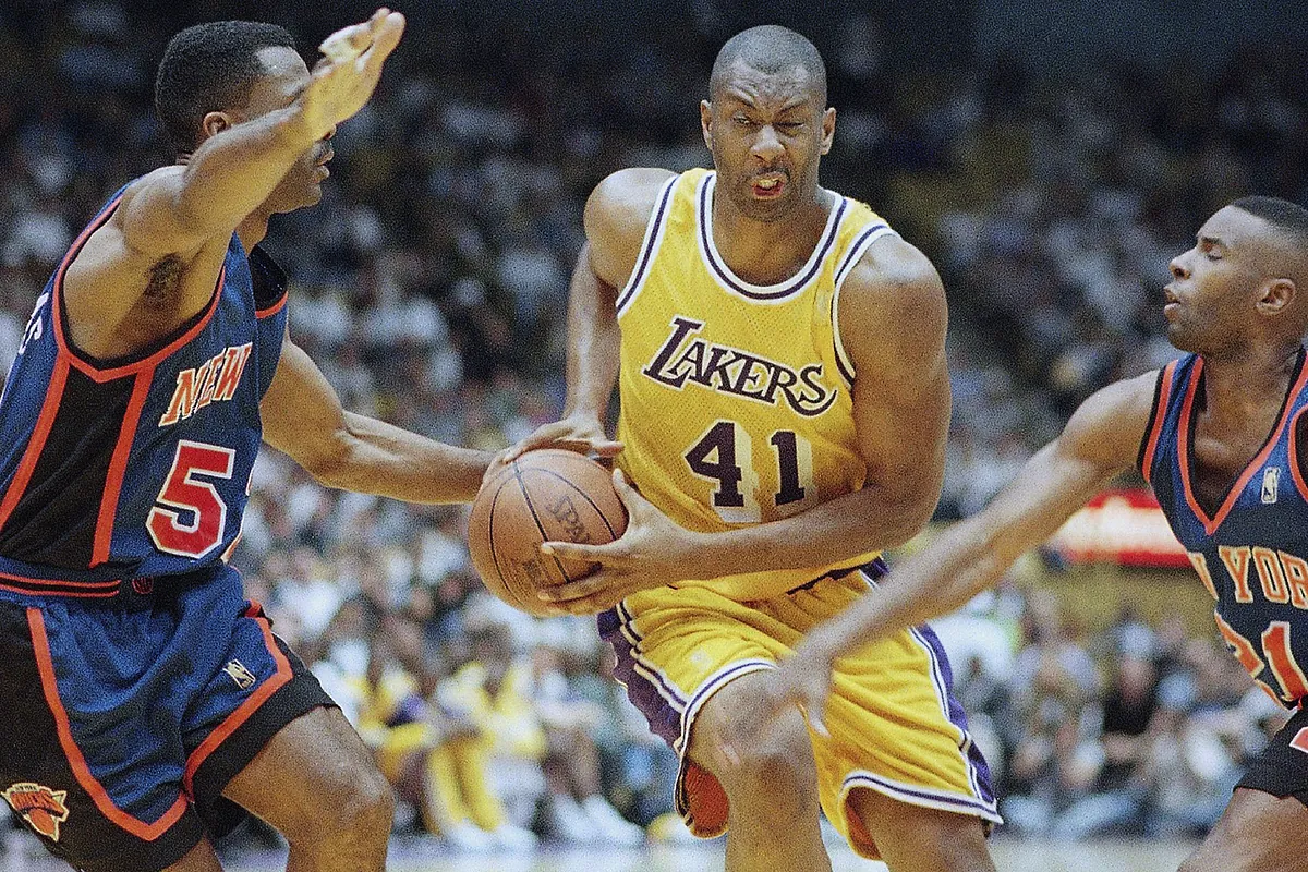 Muere a los 57 años el ex jugador de la NBA Elden Campbell, escudero de O'Neal y Kobe Bryant en los Lakers
