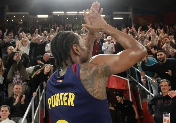 Punter, con 43 puntos, resuelve el histórico triunfo del Barça ante el Baskonia en tres prórrogas