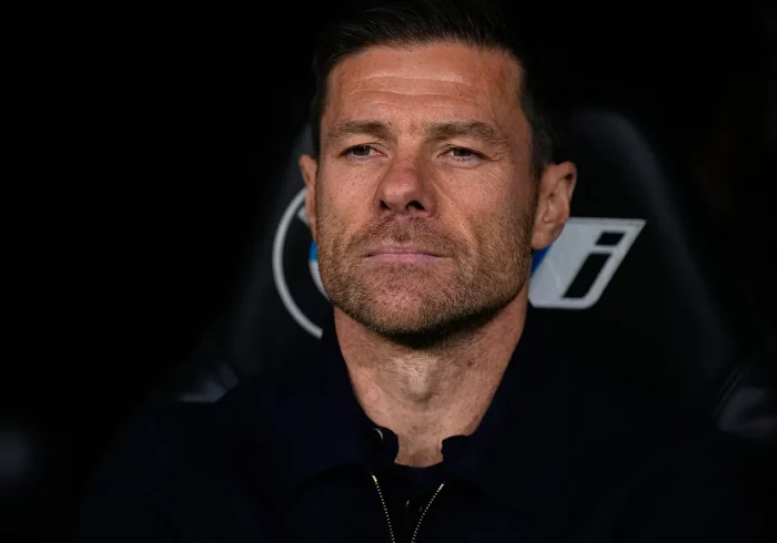 Reunión de madrugada en el Bernabéu para tratar el futuro de Xabi Alonso: el Madrid ya sondea el mercado de entrenadores