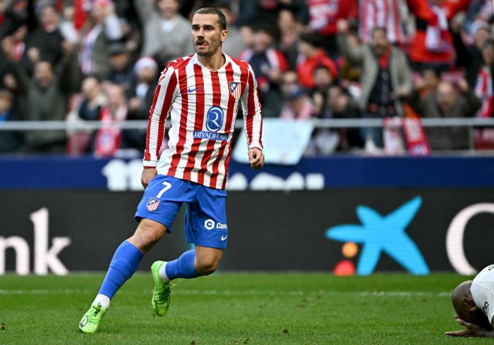 Un Atlético de viejos rockeros derriba al Valencia