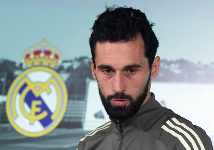 Arbeloa pide que el Bernabéu no pite al Madrid: "Juanito dijo que '90 minuti en el Bernabéu son molto longo', no dijo '90 minuti contra los jugadores'"