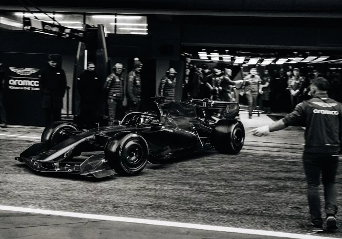Aston Martin estrena al fin en Montmeló su AMR26, creado por Adrian Newey