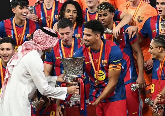 El apoyo emocional de Araujo en la conquista del título: "El discurso que dio antes de salir al campo nos emocionó a todos"