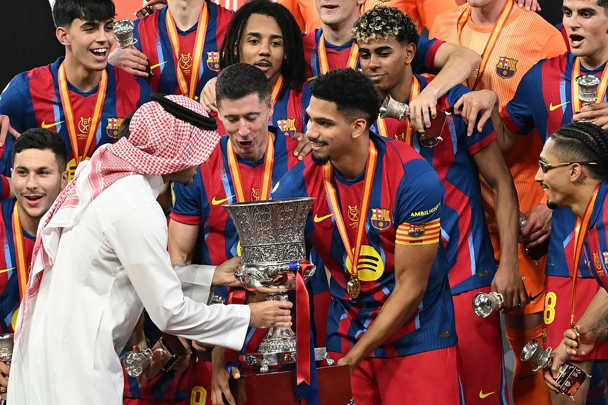 El apoyo emocional de Araujo en la conquista del título: "El discurso que dio antes de salir al campo nos emocionó a todos"