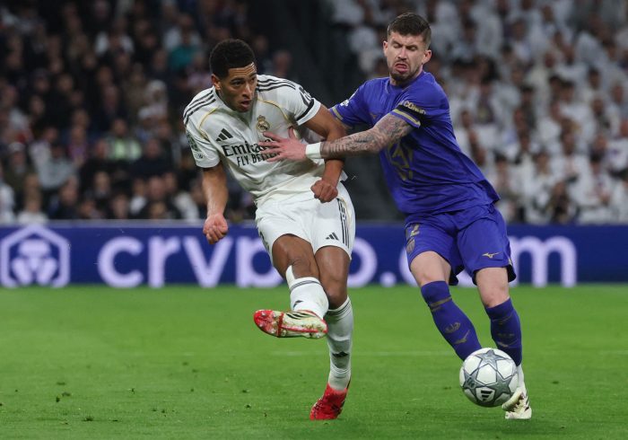 El Bernabéu, del desencanto a la reconciliación tras el abrazo entre Vinicius y Arbeloa