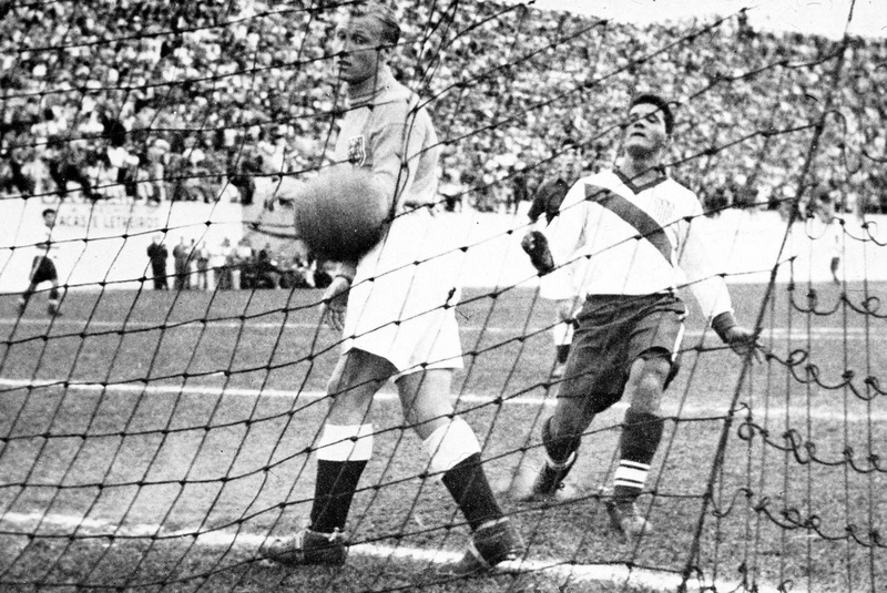 Williams y Gaetjens, durante el partido disputado en Belo Horizonte.