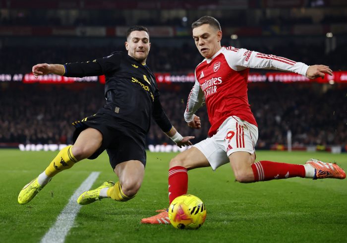 El Manchester United profana el Emirates y aprieta la Premier