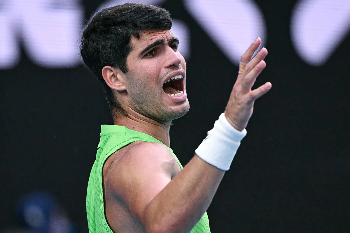 El momento crítico de Alcaraz durante la semifinal con Zverev: "He vomitado, no sé si tengo que tomarme algo"