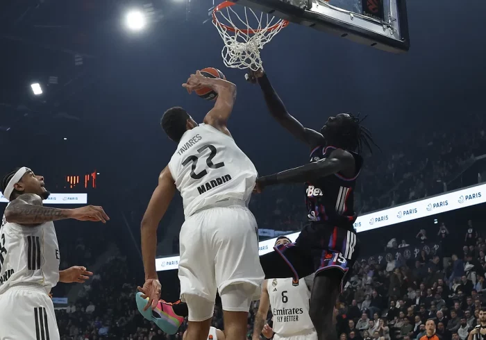 El Real Madrid se condena con demasiados descuidos en París