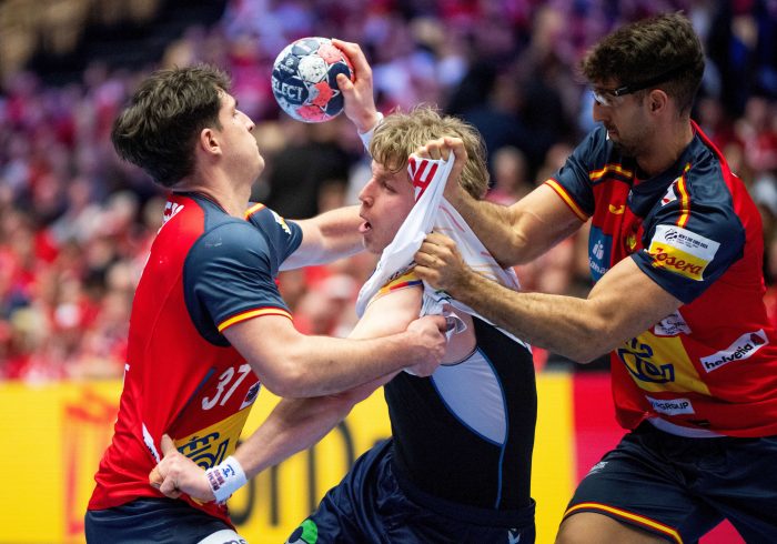 España cae ante Noruega y se obliga a una tarea titánica para luchar por las medallas