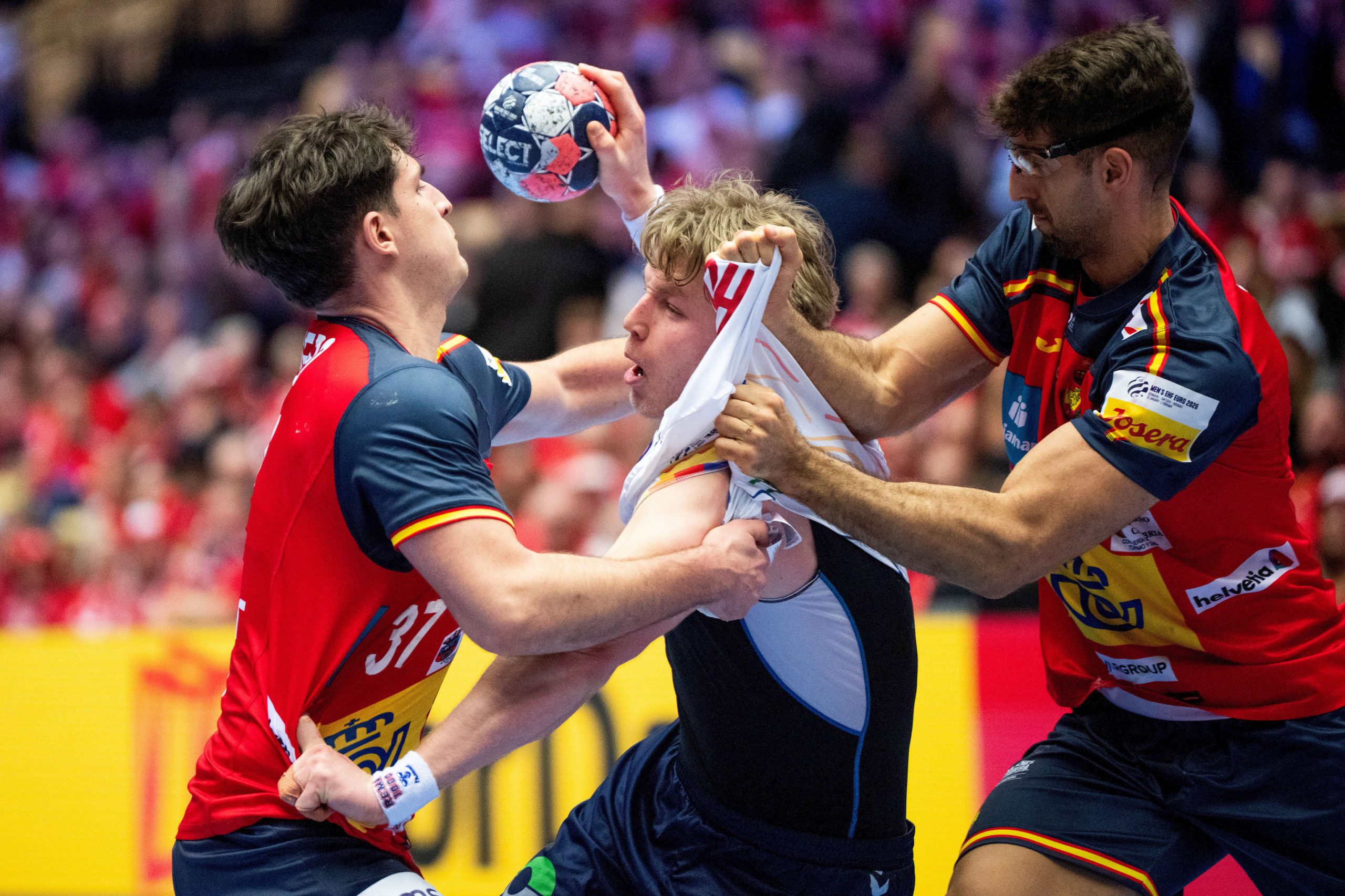 España cae ante Noruega y se obliga a una tarea titánica para luchar por las medallas