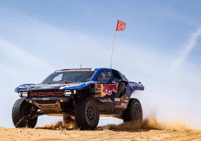 Golpe de los españoles de Ford en el Dakar: Nani Roma y Carlos Sainz se ponen primero y segundo en la general de coches